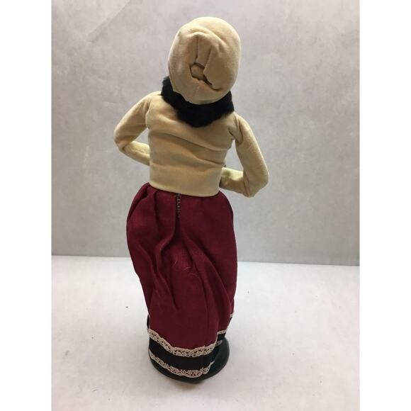 VINTAGE Byers CHOICE Carolers 1988 Green Base WOMAN White JACKET Black FUR Trim - Picture 3 of 4